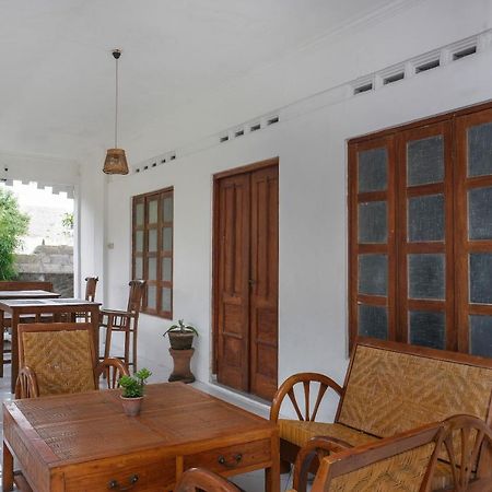Hotel Oyo 287 Rumah Eyang Near Rsud Kota Yogyakarta Exterior foto