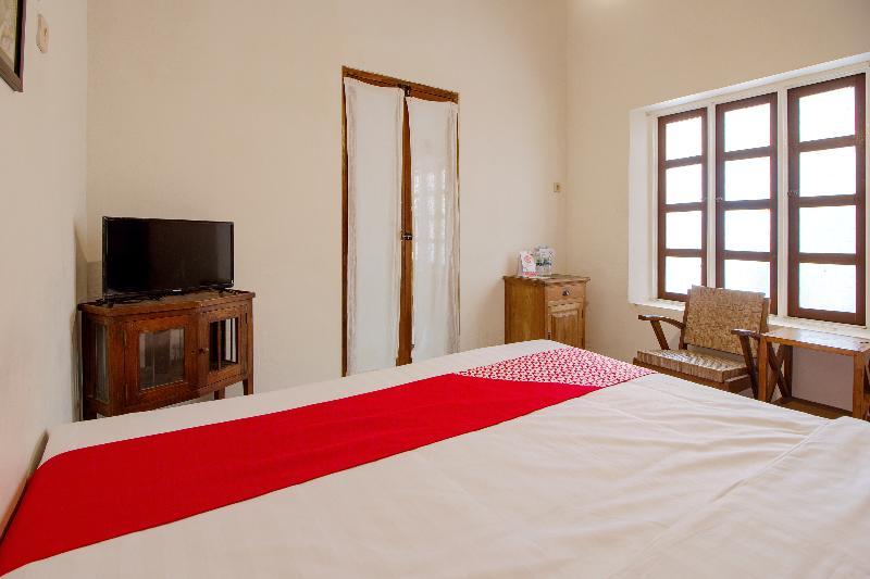 Hotel Oyo 287 Rumah Eyang Near Rsud Kota Yogyakarta Exterior foto